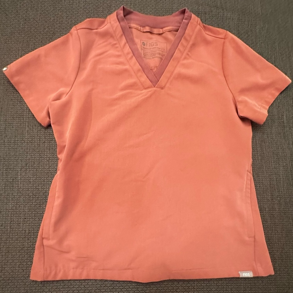 Figs scrub top